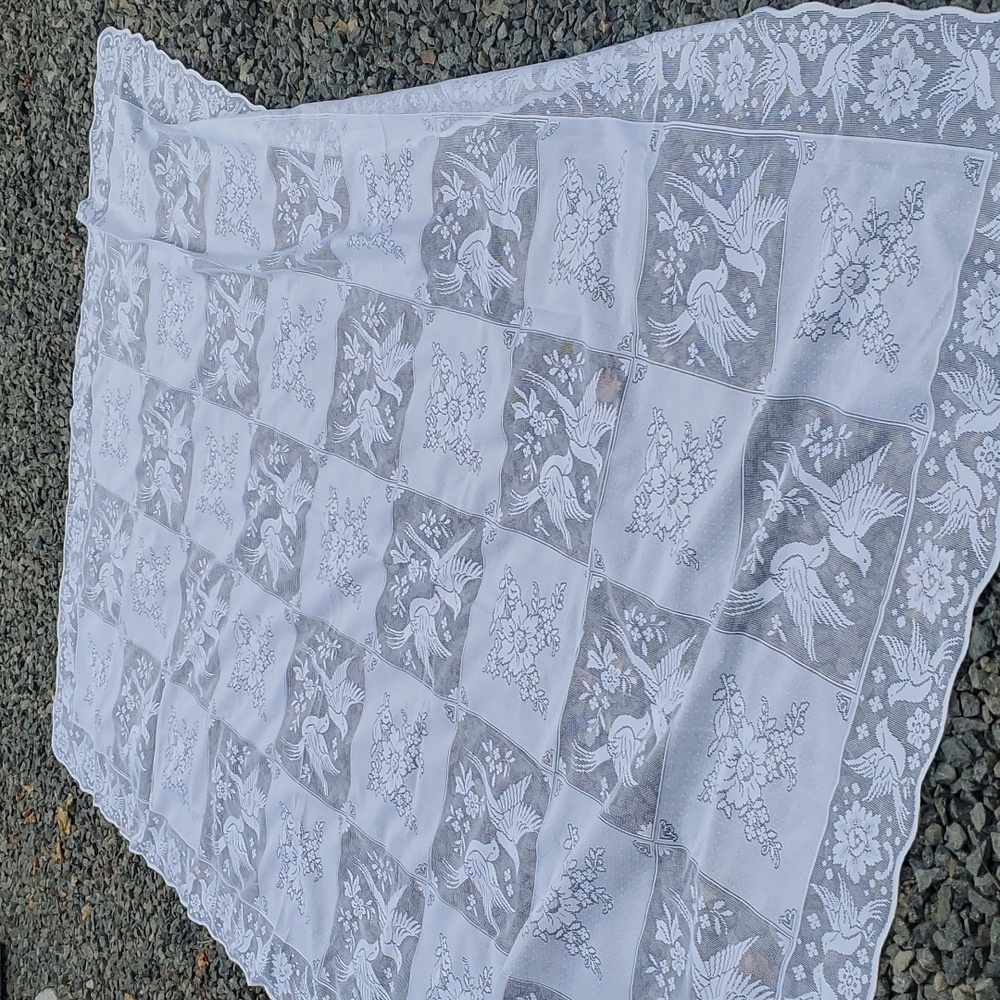 Table Cloth gorgeous 2 love birds design